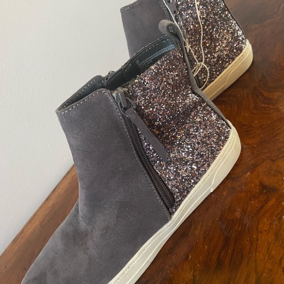 Gray suede and sparkle Justice ankle boots 7 NWT - Picture 2 of 6